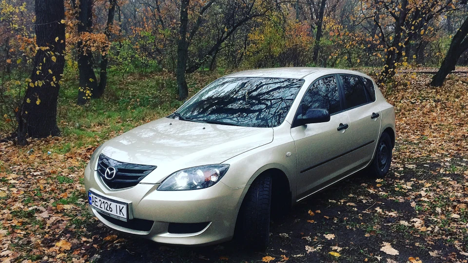Mazda 3 Mazda 3 1.6 хутро. 3