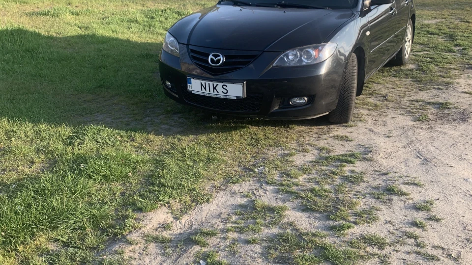 Mazda 3 Самотній вовк