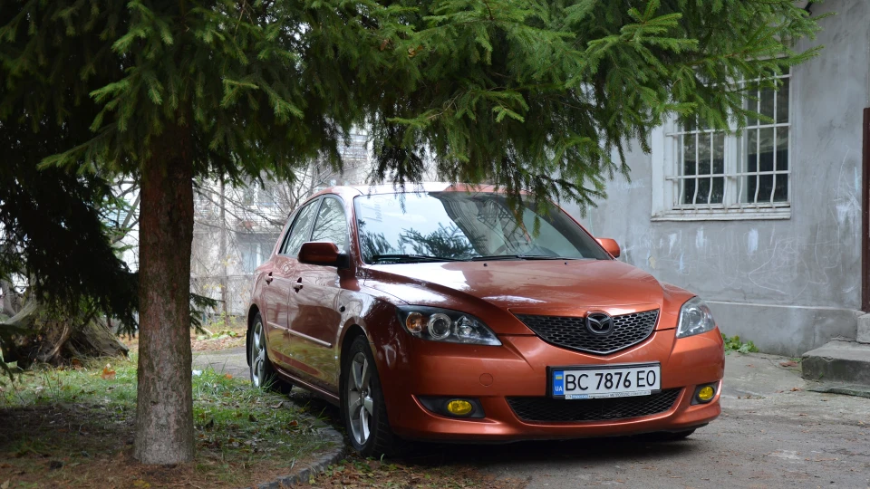 Mazda 3 ORANGE 3