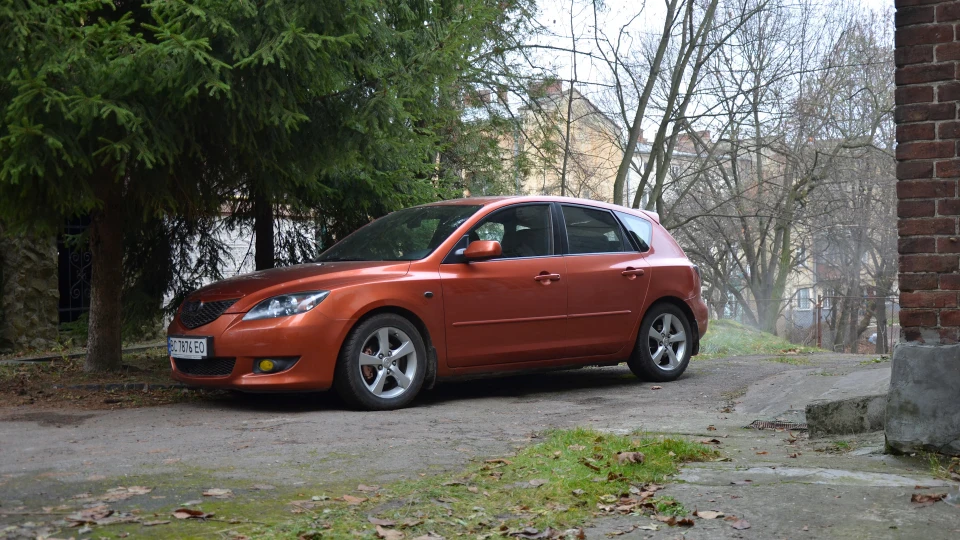 Mazda 3 ORANGE 5