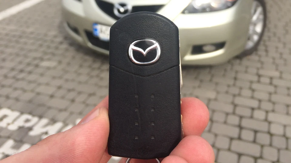 Mazda 3 OUR