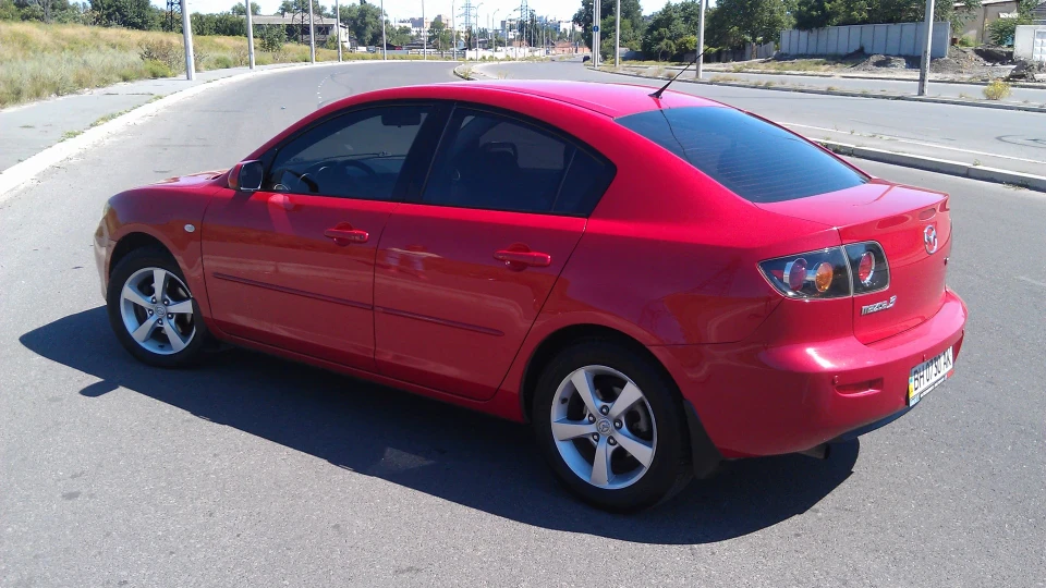 Mazda 3 Red ZOOM