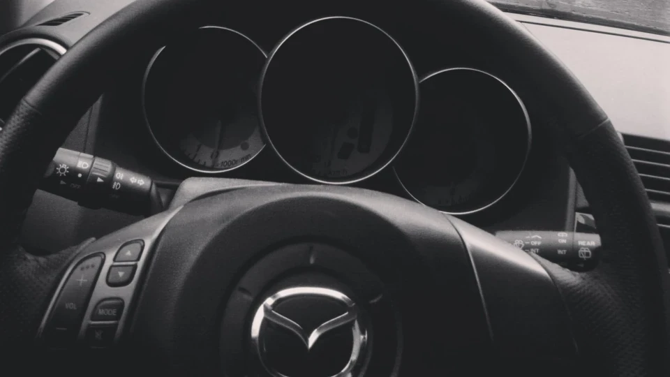 Mazda 3 ' SILVER 2