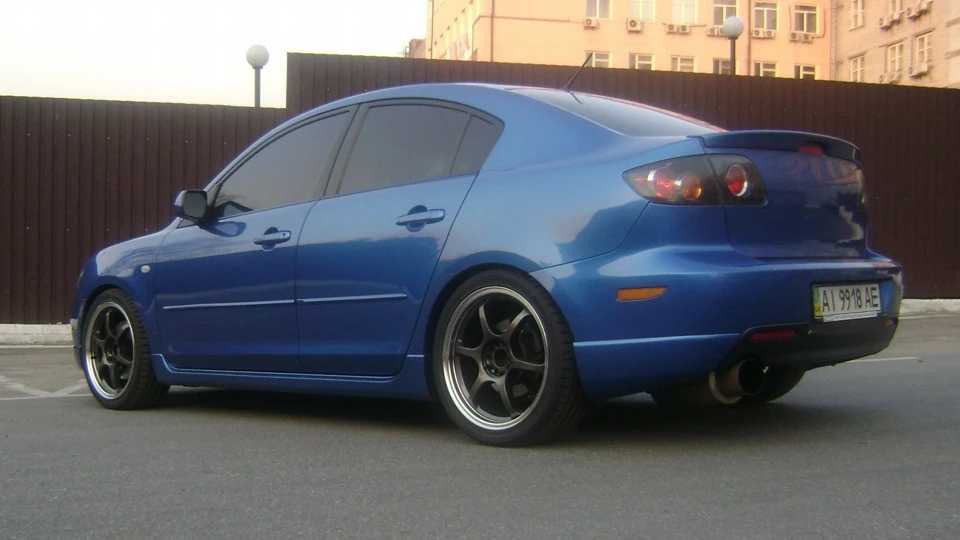 Mazda 3 Синя ракета 2