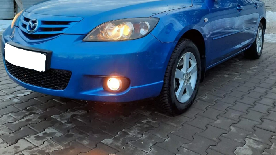Mazda 3 Синя