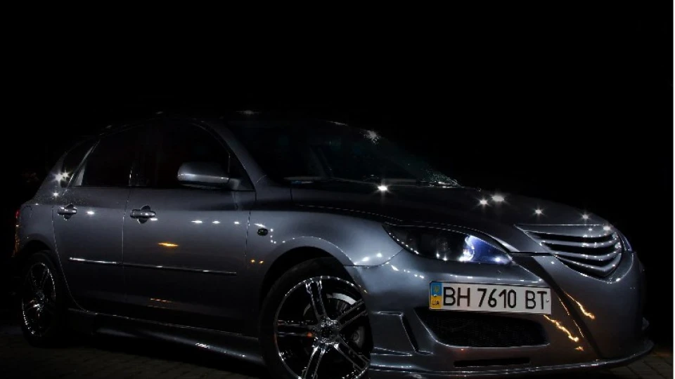 Mazda 3 space shuttle 3