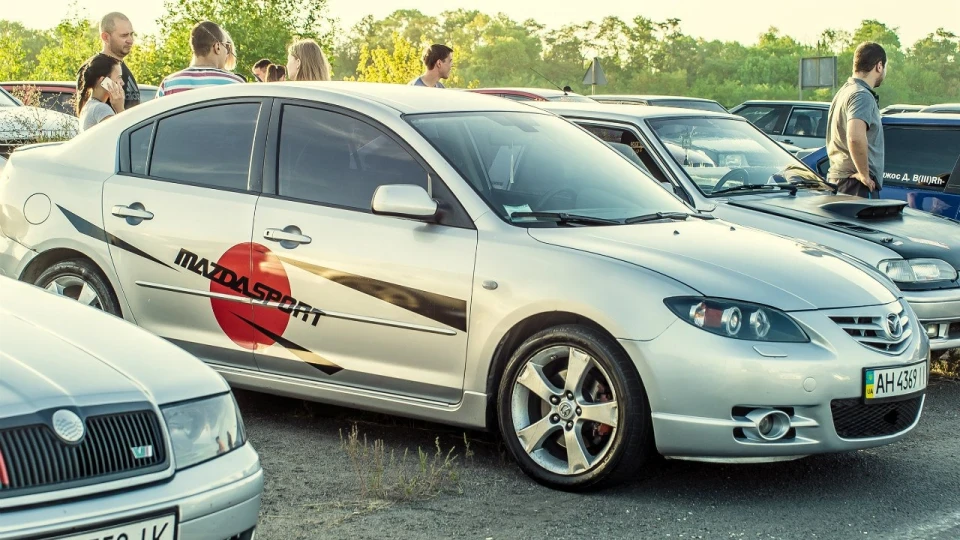 Mazda 3 SPORT 4