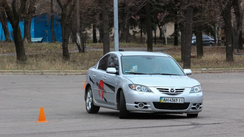 Mazda 3 SPORT 5