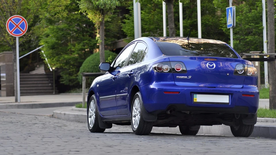Mazda 3 Stocky 2