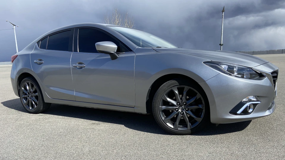 Mazda 3 Touring 2