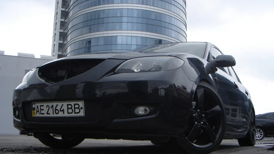 Mazda 3 Впустили троячку на підлогу... 4