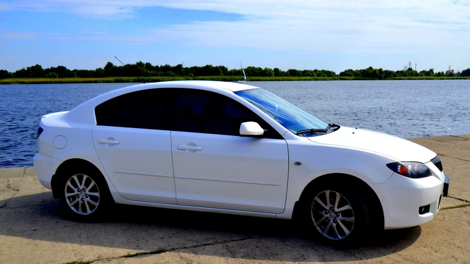 Mazda 3 / White Cloud 5