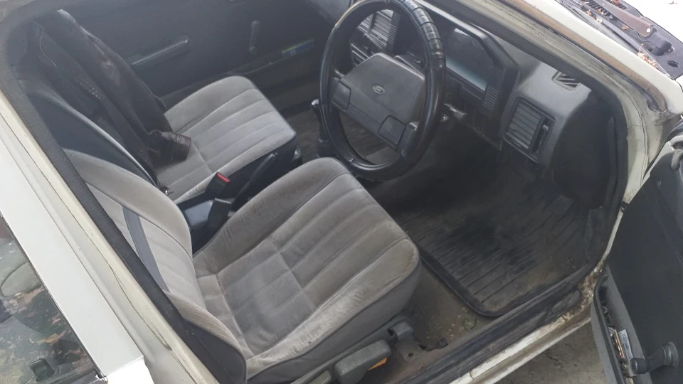 Mazda 323 2