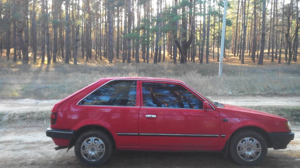 Mazda 323 2