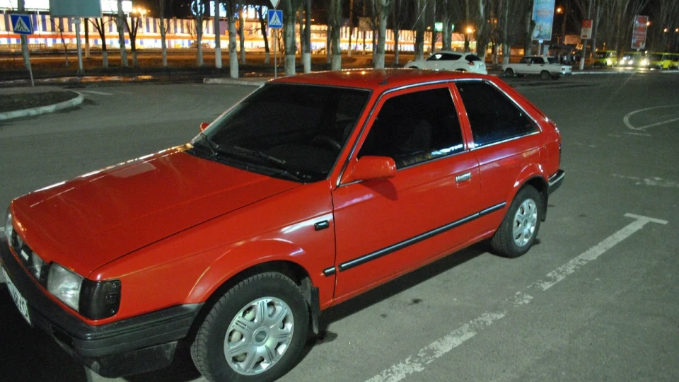 Mazda 323 4