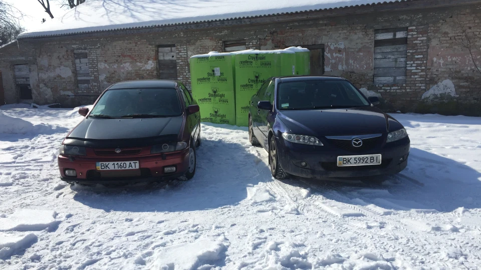 Mazda 323 2