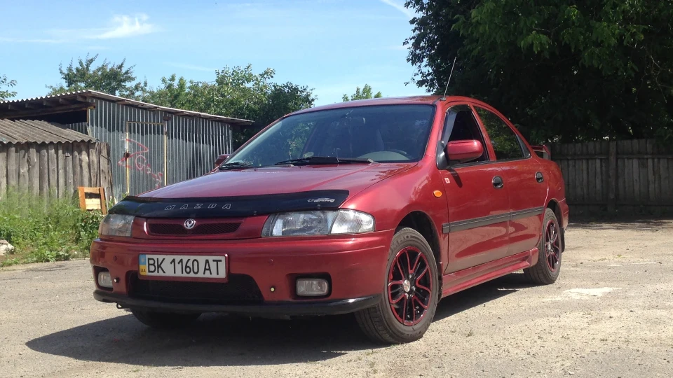 Mazda 323 4