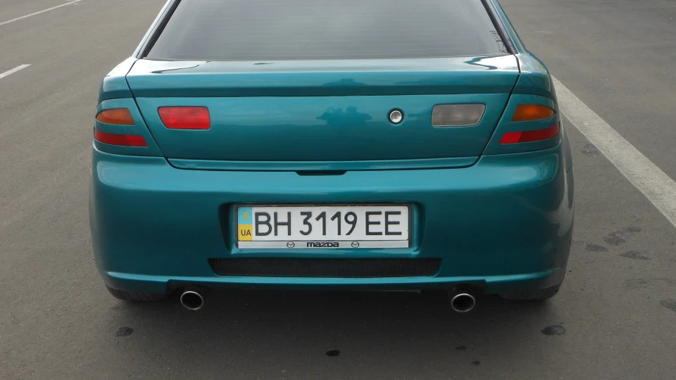 Mazda 323 4