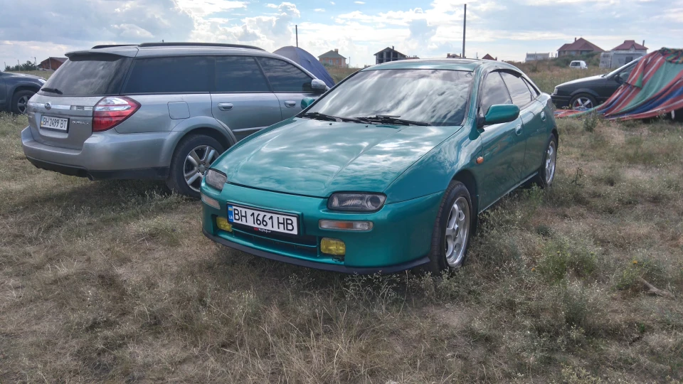 Mazda 323 2