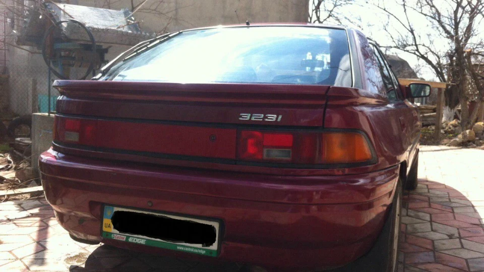 Mazda 323 2