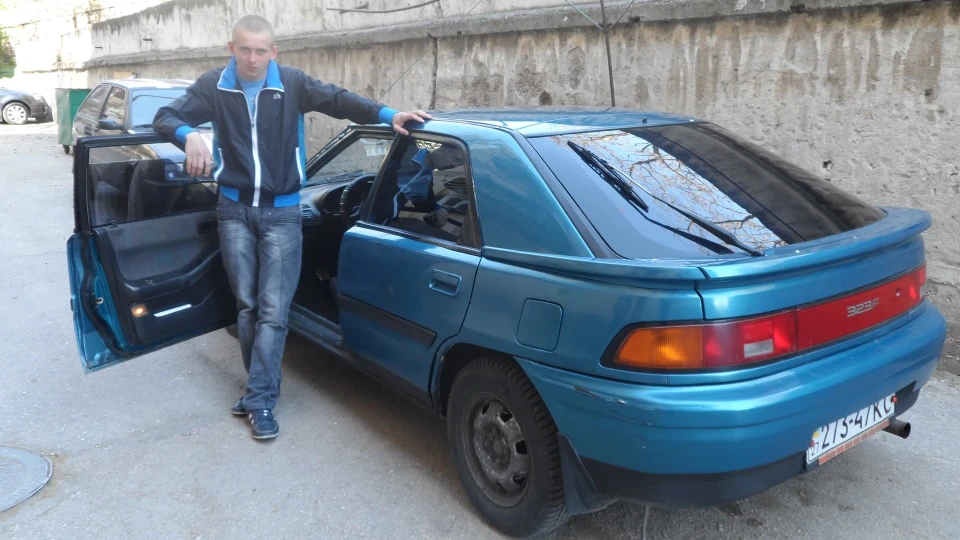 Mazda 323 3