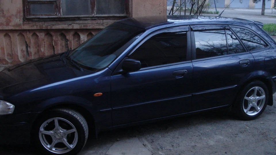 Mazda 323 5
