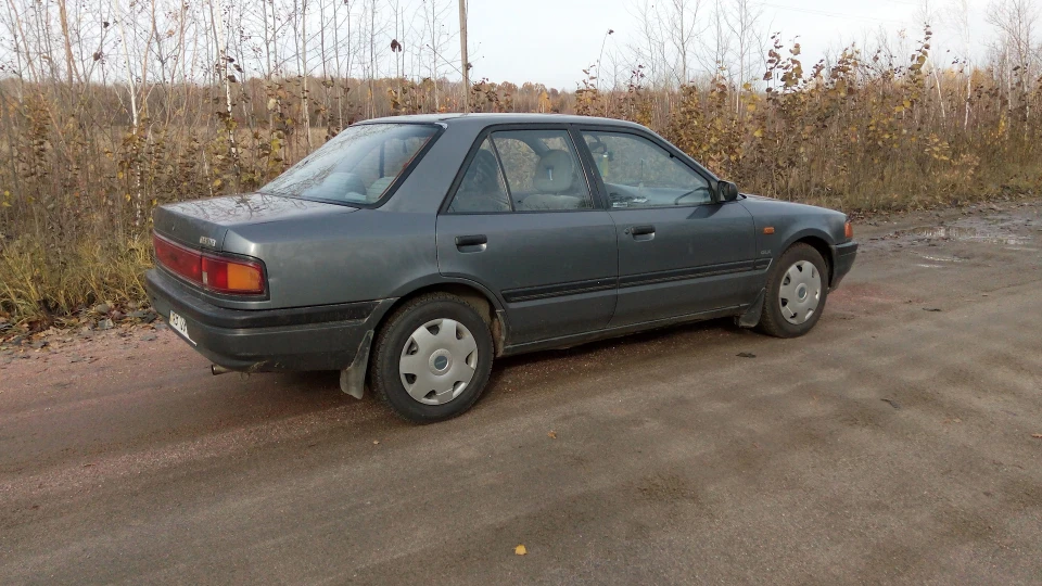 Mazda 323