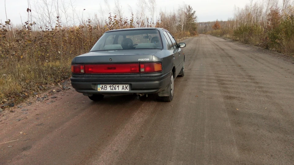 Mazda 323 3