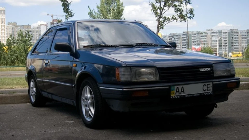 Mazda 323