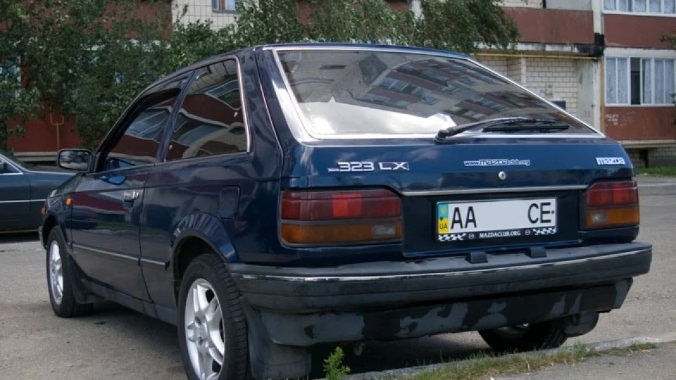 Mazda 323 3