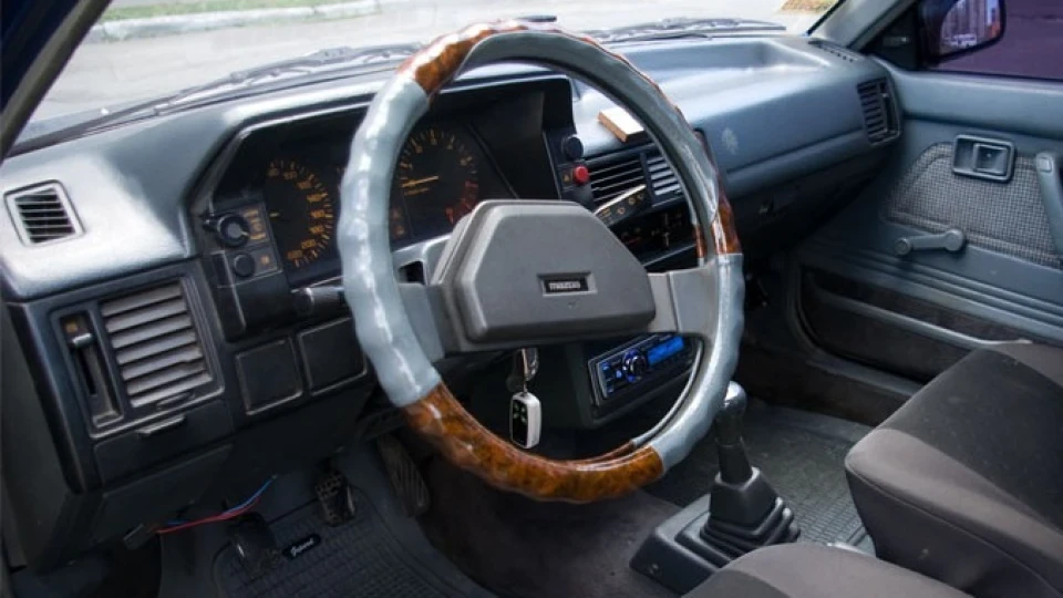 Mazda 323 4