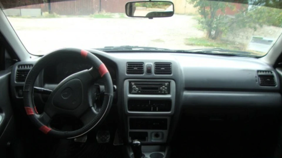 Mazda 323 4