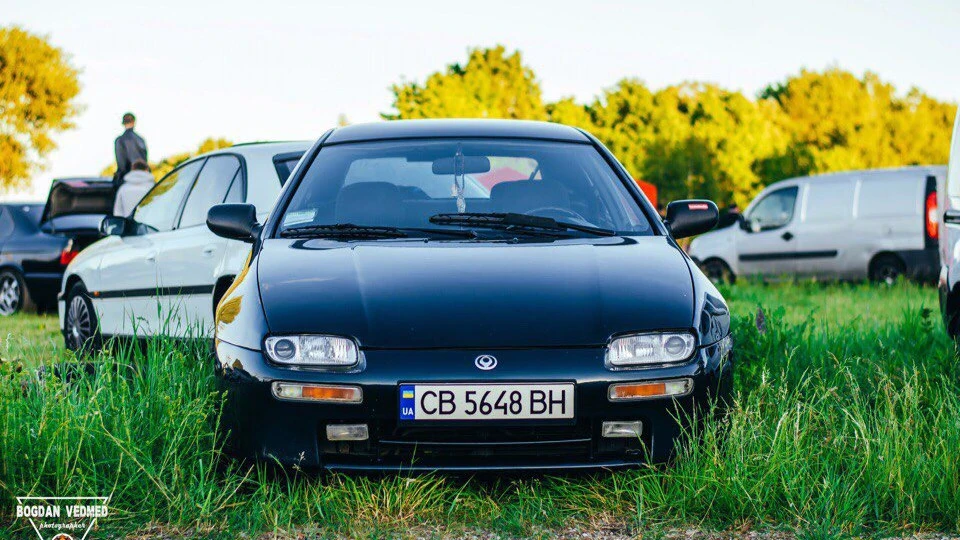 Mazda 323 2
