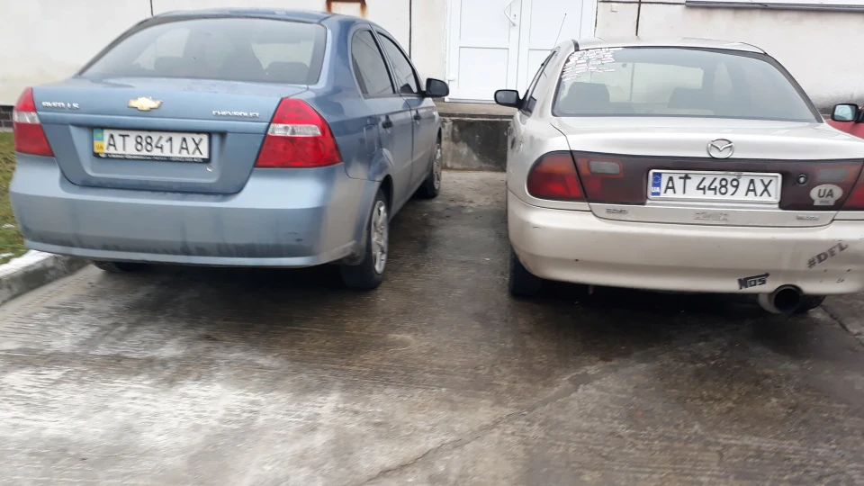Mazda 323 4