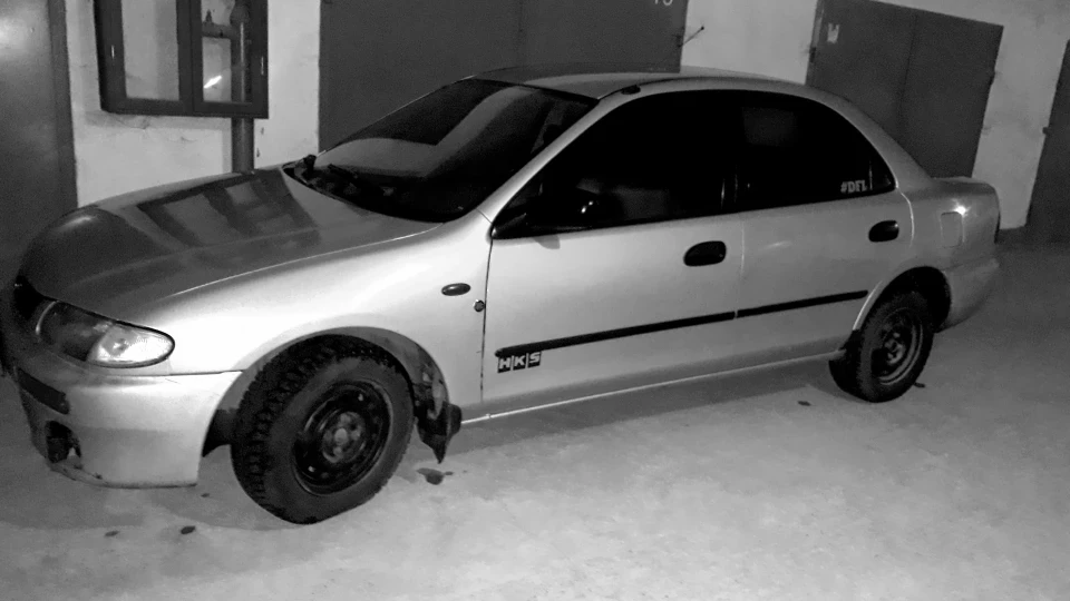 Mazda 323 5