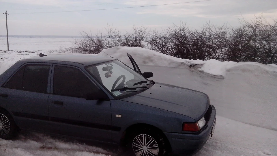 Mazda 323 3