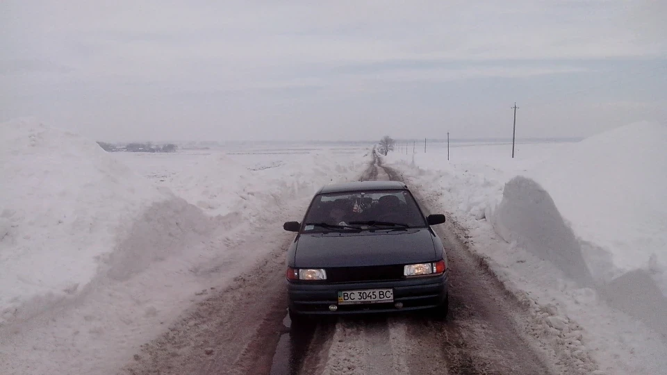 Mazda 323 4