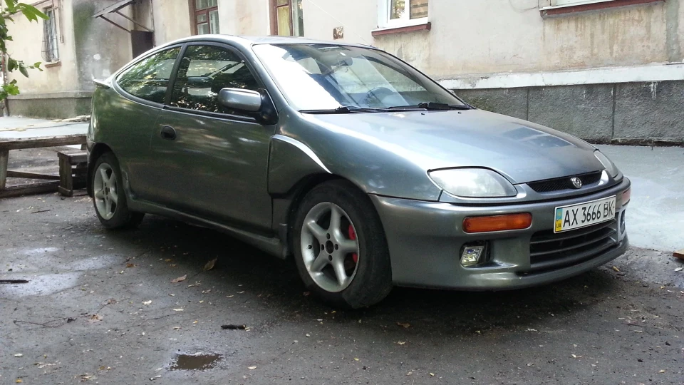 Mazda 323 5
