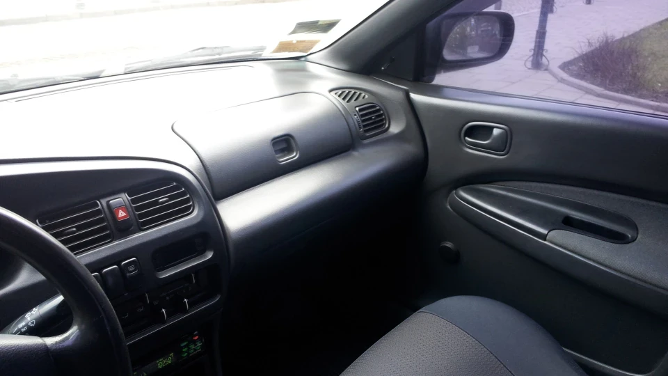 Mazda 323 3