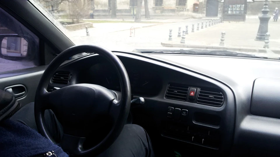 Mazda 323 4