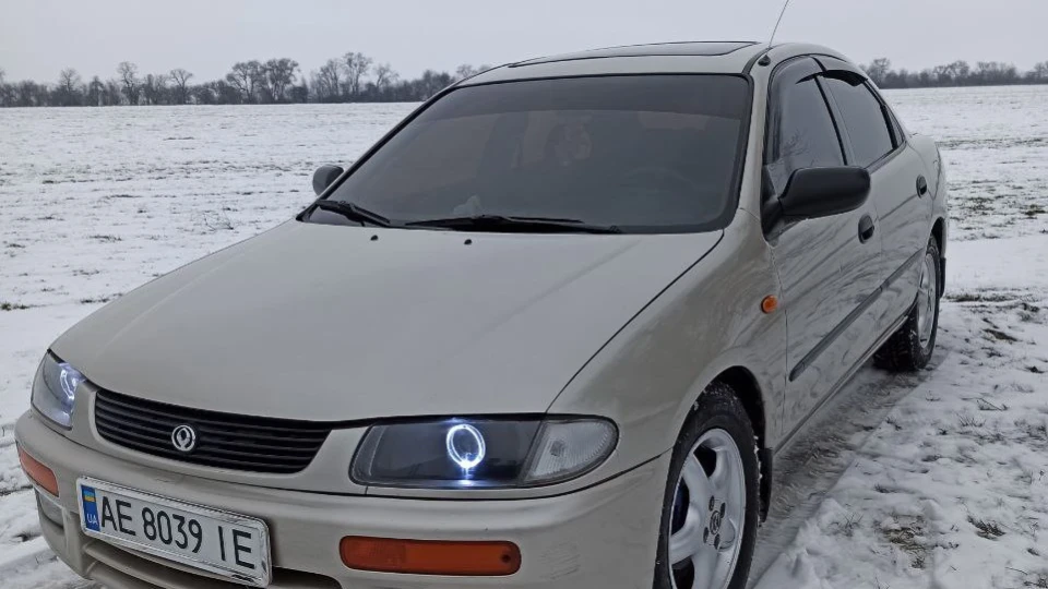 Mazda 323