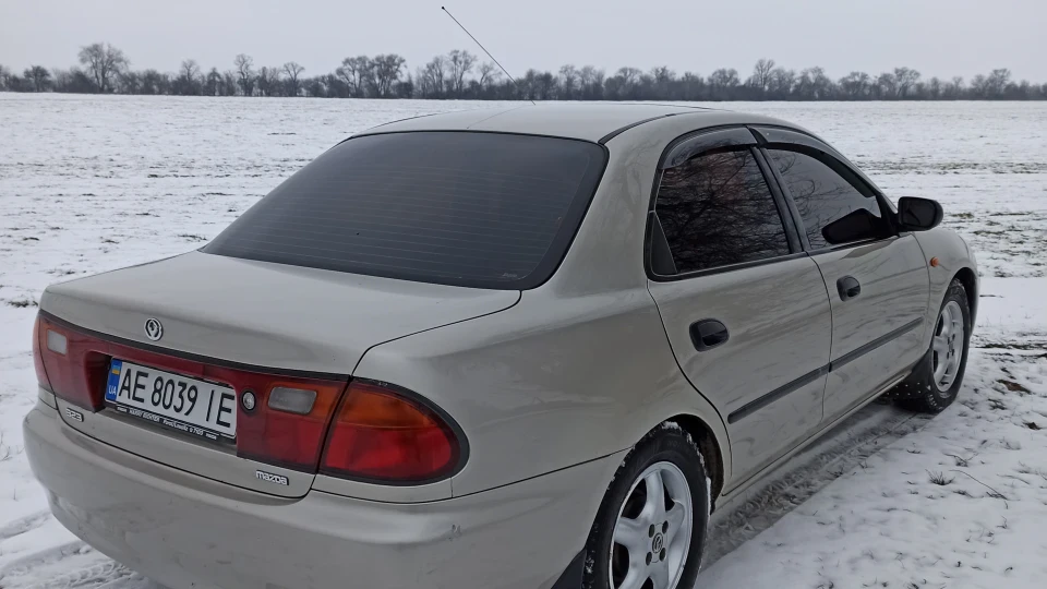 Mazda 323 3