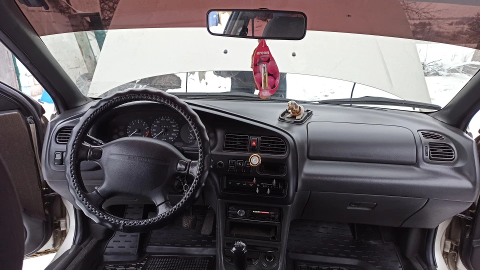 Mazda 323 4