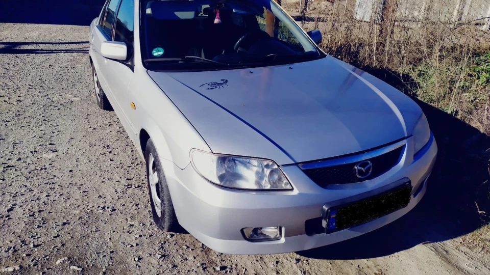 Mazda 323