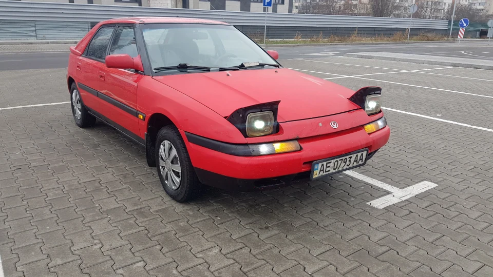 Mazda 323 4