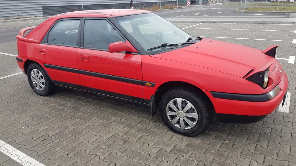 Mazda 323 5