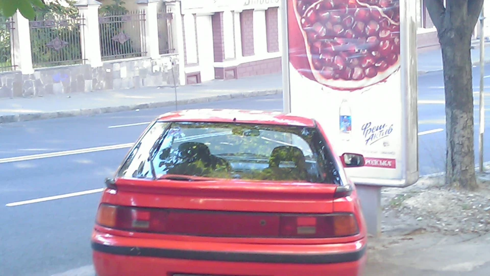 Mazda 323 2
