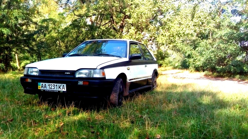Mazda 323 2