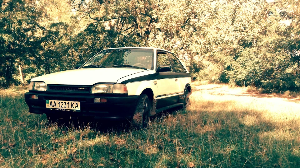 Mazda 323 4