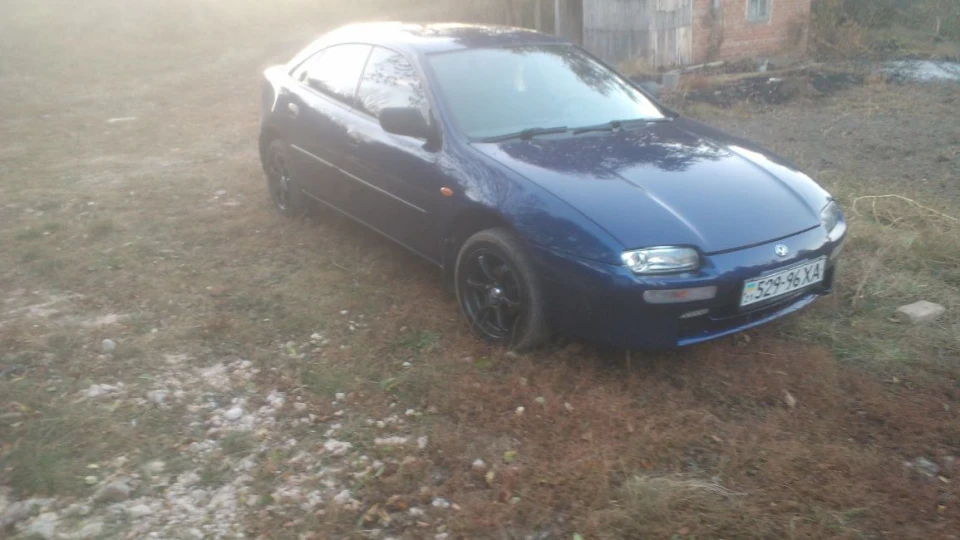 Mazda 323 2